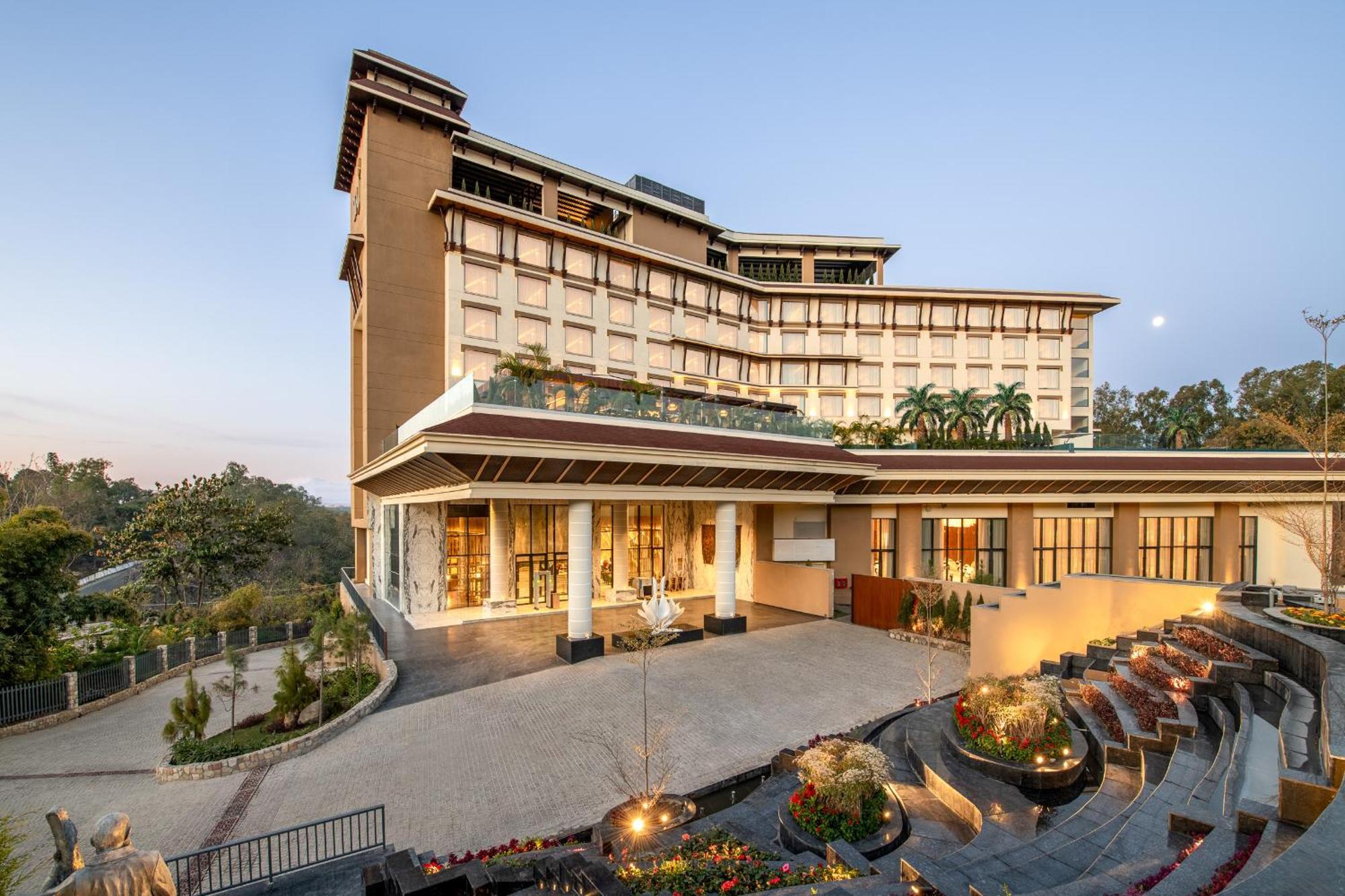 Taj Mussoorie Foothills, Dehradun Hotel Exterior foto